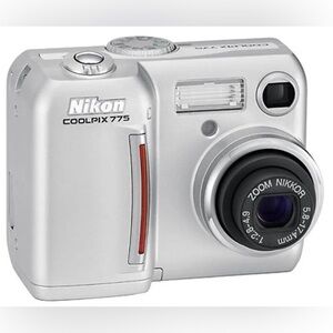 Nikon CoolPix 775 Digital Camera